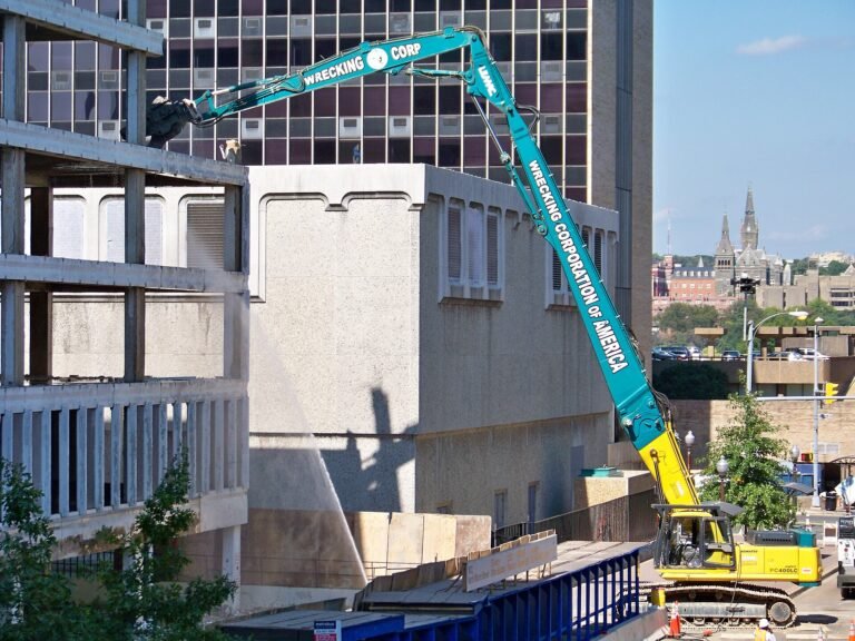 ¿Cuándo Conviene Rentar una Excavadora de Largo Alcance?